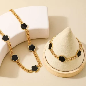 1 of fashionable, charming elegant banquet style metal chain, five leaf grass women's necklace, bracelet and jewelry set