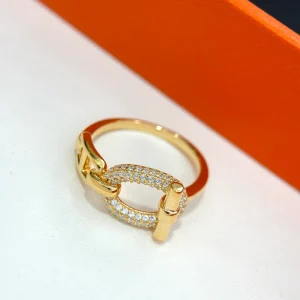 Designer Fashion Band Rings Top Pig Nose Jewelry Ring Brand Designer Hollow Round Charm Fashion Ring For Women Men Jewelry With Box Wedding Party Gift Designer Ring