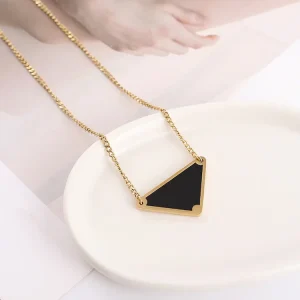 Love necklace mens chains luxury necklaces for women men gold chain pendants necklaces designer jewelry Stainless Steel charm wedding party gift
